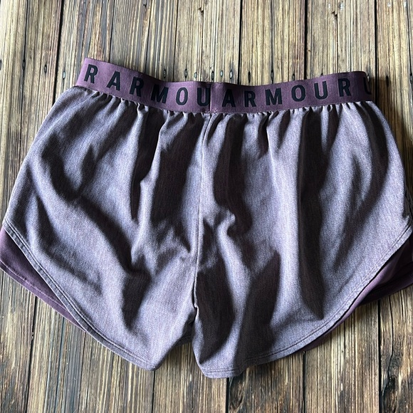 Under Armour Unlined Purple Athletic Shorts L - Picture 2 of 3